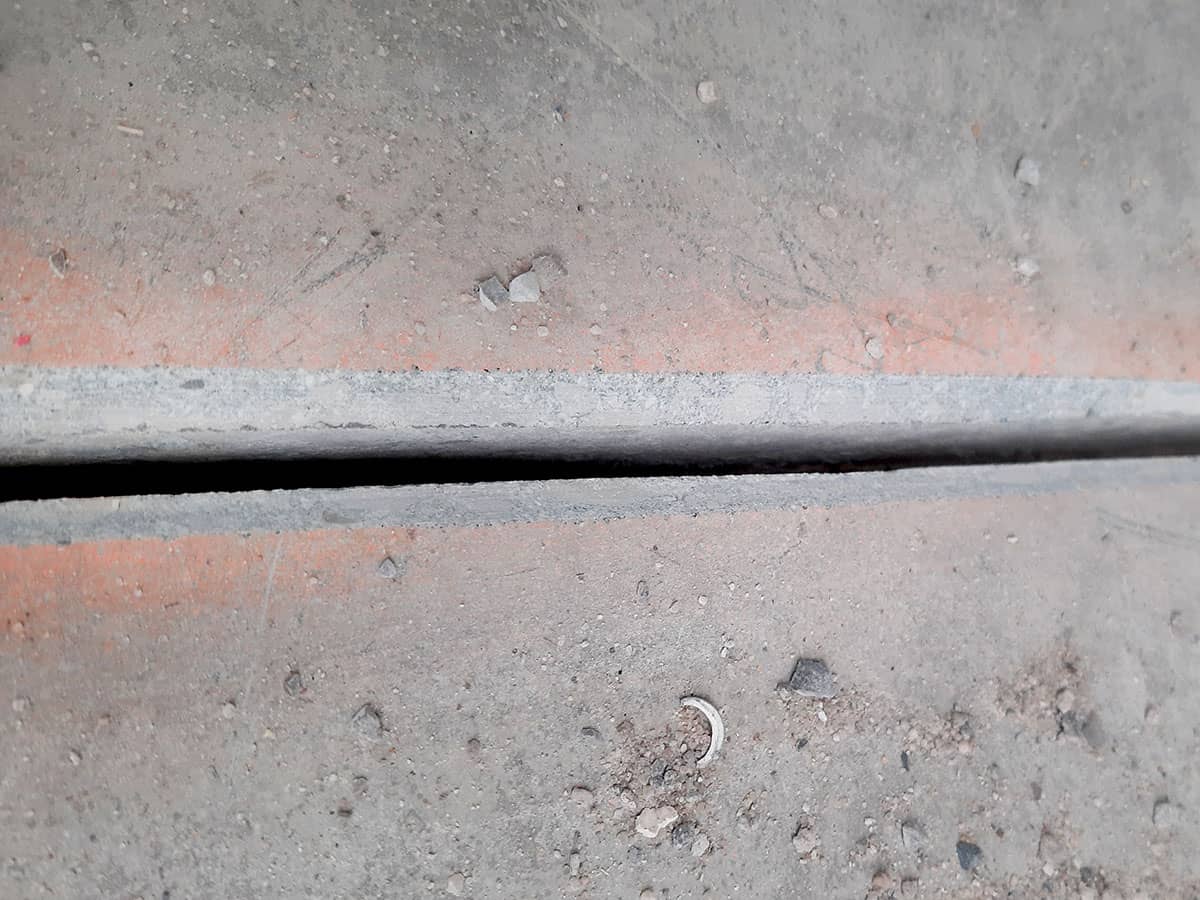 Betonfuge anfasen